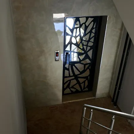 فندق مبيت وإفطار Nest 3*
